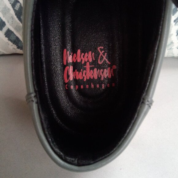 Nielsen and Christiansen grey/black leather sneakers sz 43 sz 9.5-10 - Picture 9 of 13